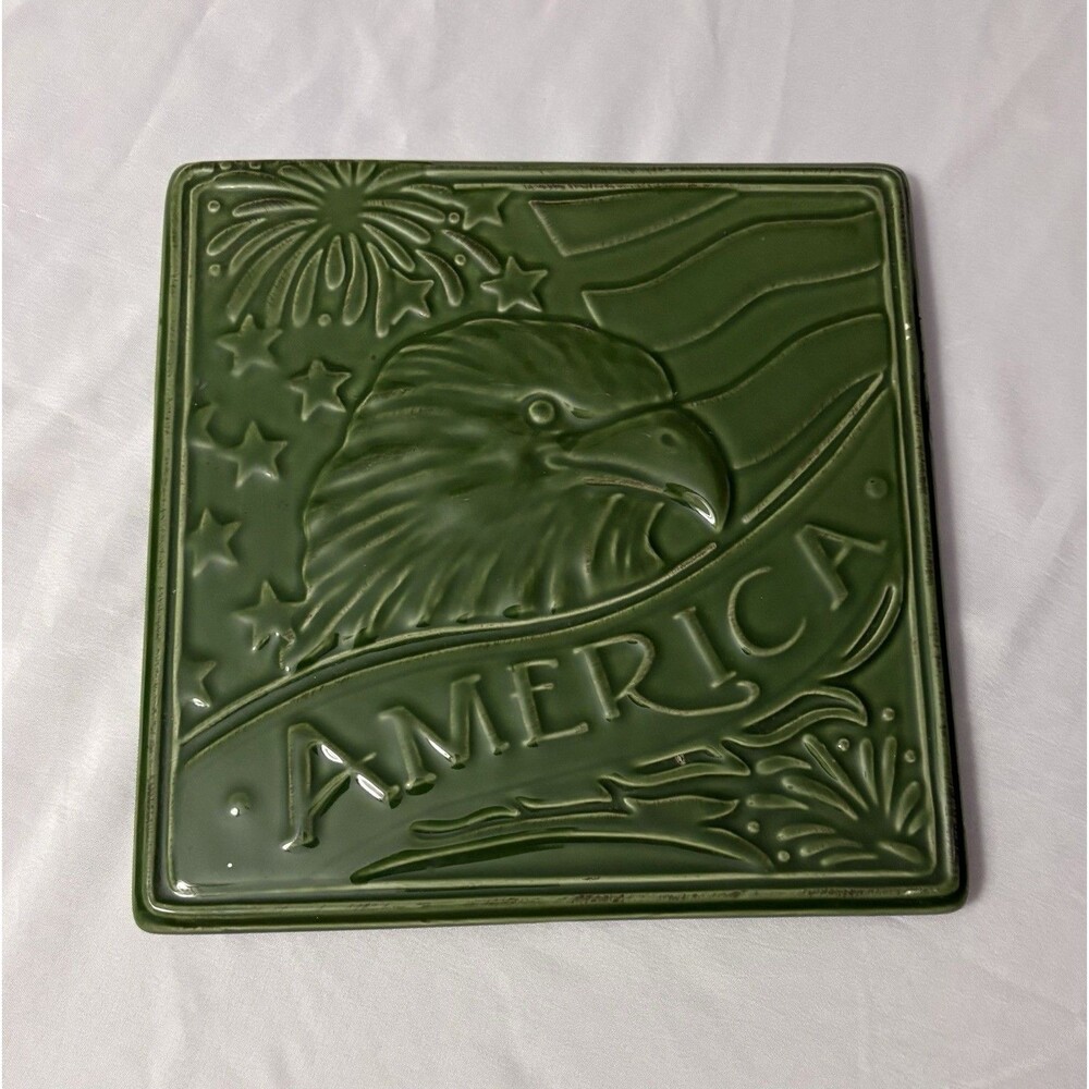 Great Gatherings Tile Trivet ~ AMERICA ~ AMERICAN EAGLE ~ Red ~ 8 1/4"